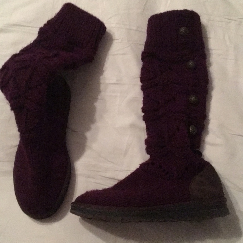 Sweater boots